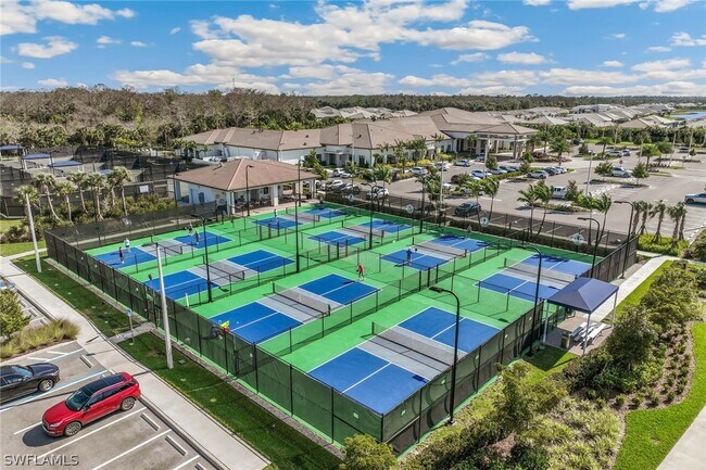 Building Photo - 12349 Dahlia Ct