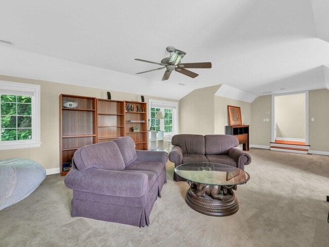 Building Photo - 106 Michigan Ct