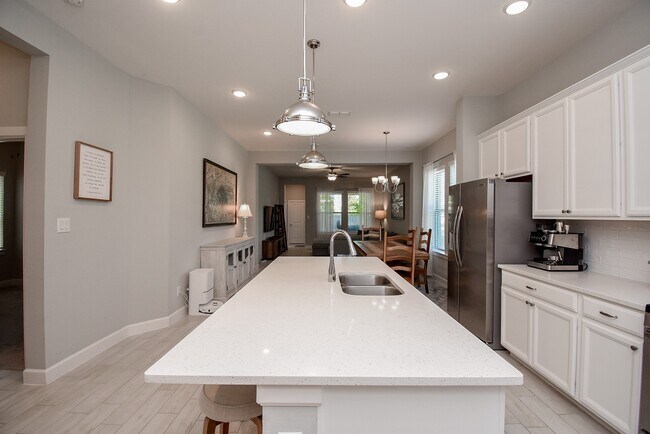 Building Photo - 15002 Bushy Bluestem Ct