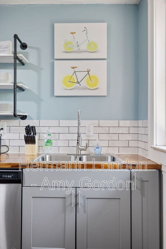 Building Photo - 6024 Dewey Ave