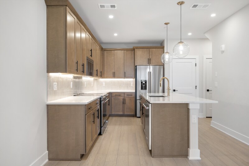 Building Photo - 814 42nd Ave N