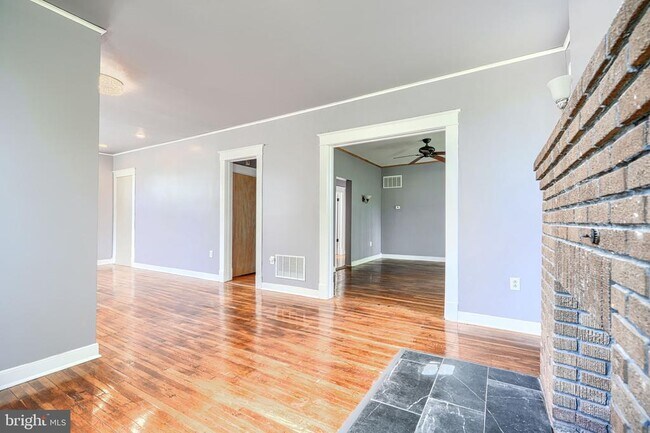 Building Photo - 3213 Vickers Rd