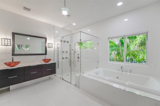 Building Photo - 911 Mariana Ave