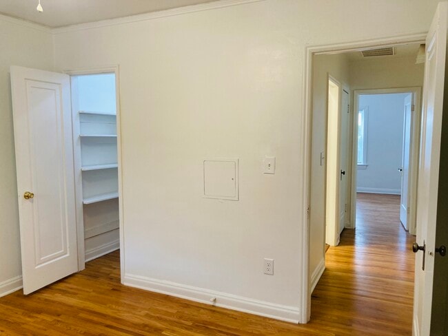 Building Photo - 204 Montclair Ave