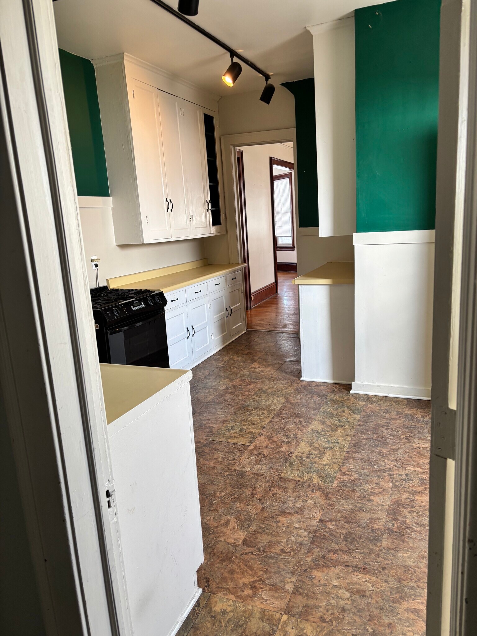 Building Photo - 2600 Emerson Ave S