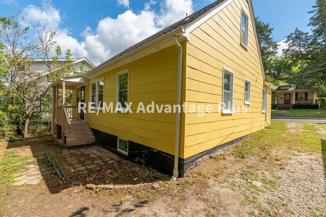 Building Photo - 3 Bedroom 2 Bath in Farmville!