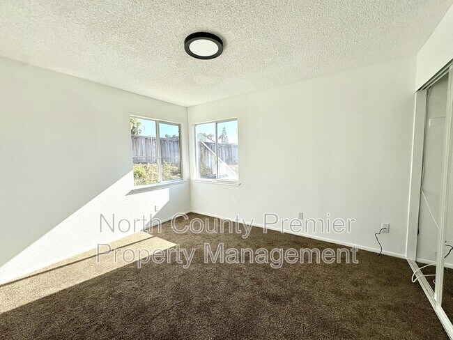 Building Photo - 3115 Madera Ct