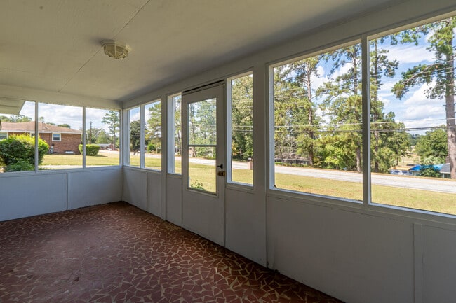 Building Photo - 2574 Richmond Hill Rd