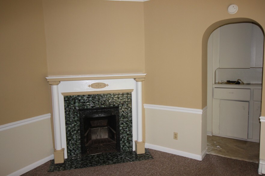 Primary Photo - 603 Washtenaw Ave