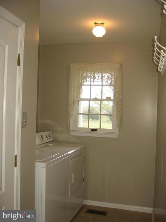 Building Photo - 2109 S Childs Rd