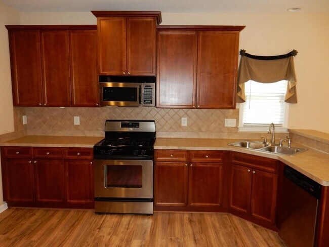 Building Photo - 450 Evans Mill Dr