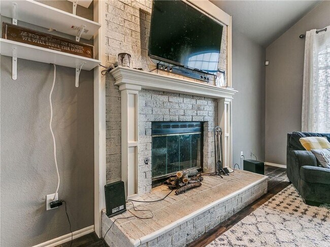 Building Photo - Gorgeous Home Located In Choctaw!!!