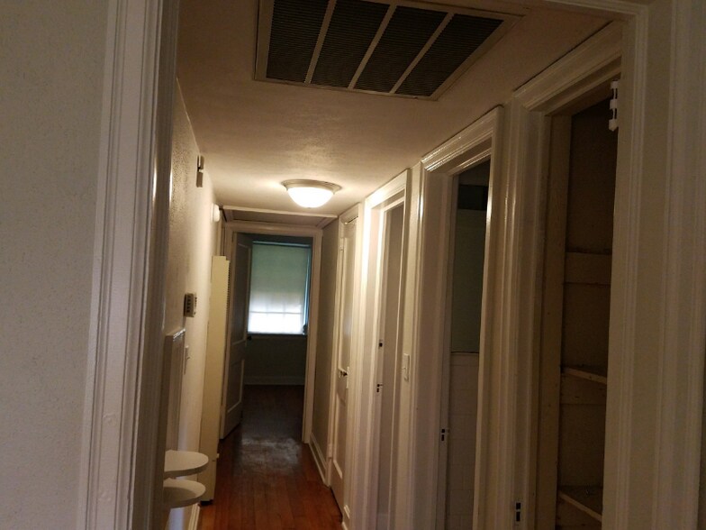 Building Photo - 2807 Mallory St