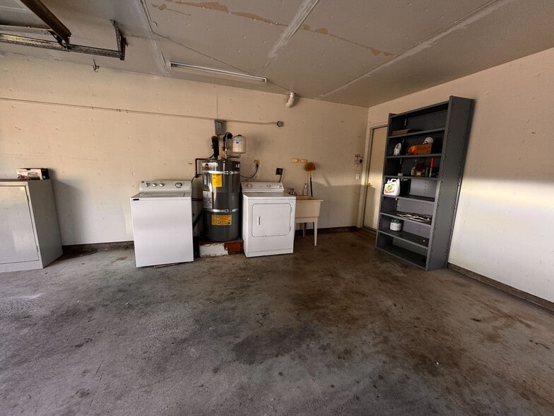 Garage - 11049 Autumnwind Ln