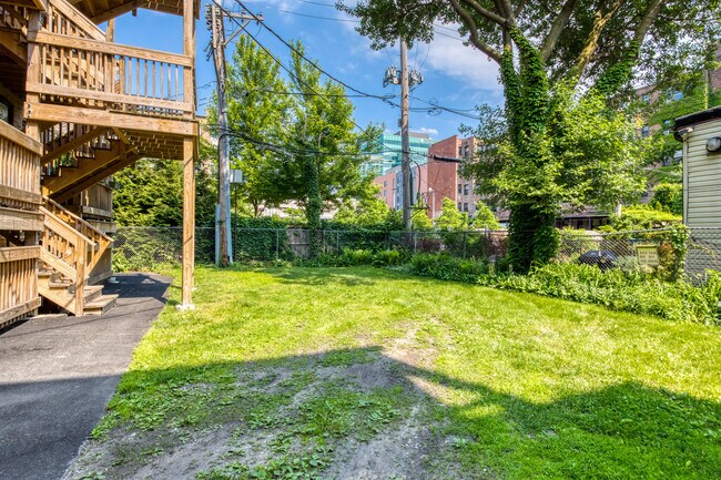 Building Photo - 5207 S Blackstone Ave