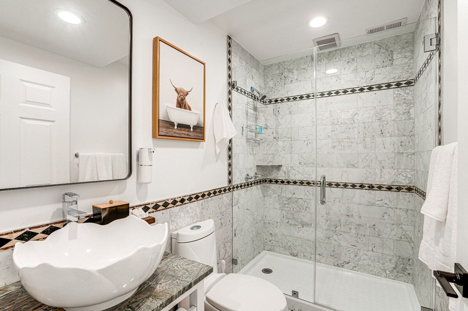 Building Photo - 641 Central Ave