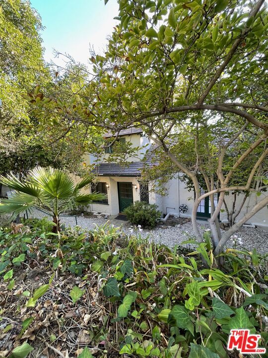 Building Photo - 3116 Lake Hollywood Dr