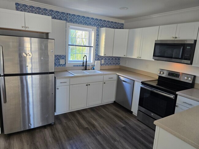 Building Photo - 374 73rd St #6