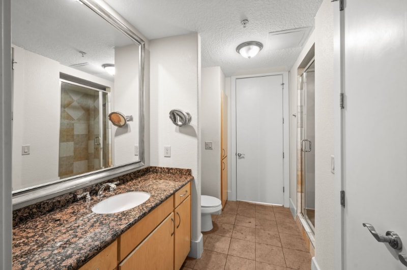 Building Photo - 2600 Hillsboro Pike