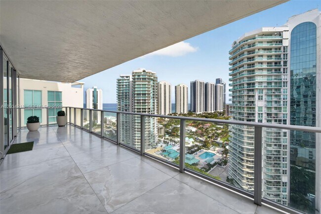 Building Photo - 300 Sunny Isles Blvd