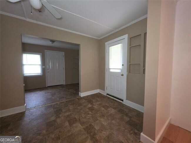 Building Photo - 220 Tuscarora Trail