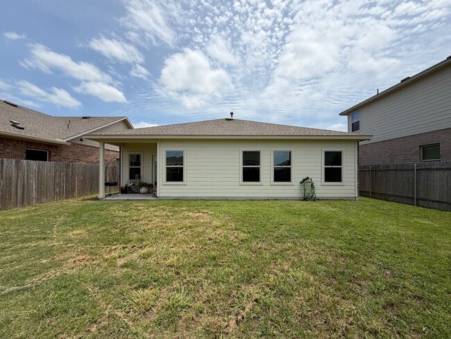 Building Photo - 18200 Emu Ln
