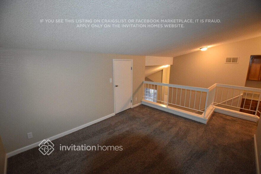 Building Photo - 242 Newport Cir