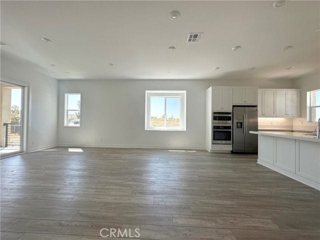 Building Photo - 322 Tank