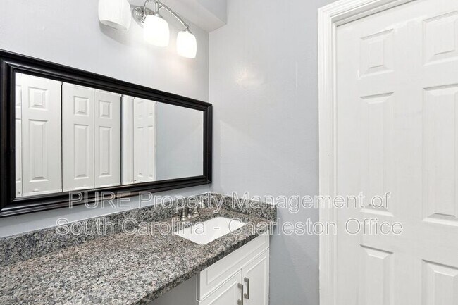 Building Photo - 1402 Camp Rd