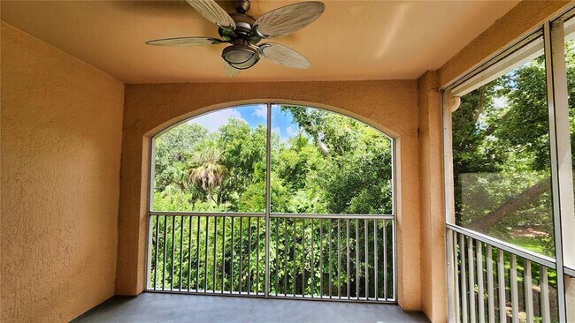 Building Photo - 4102 Central Sarasota Pkwy