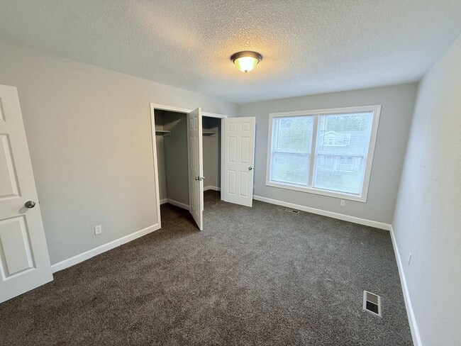 Building Photo - 315-317 Roselynn Lane