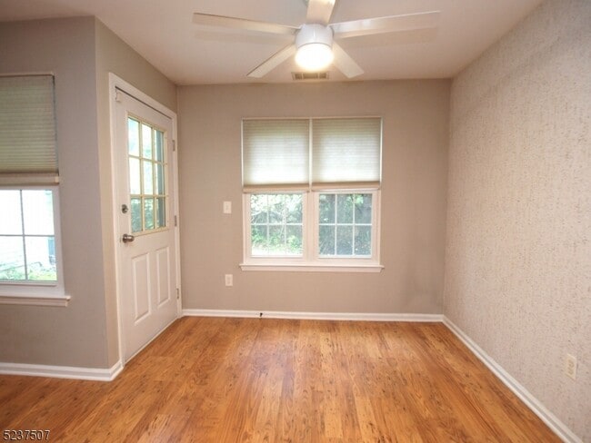 Building Photo - 5007 Tudor Dr