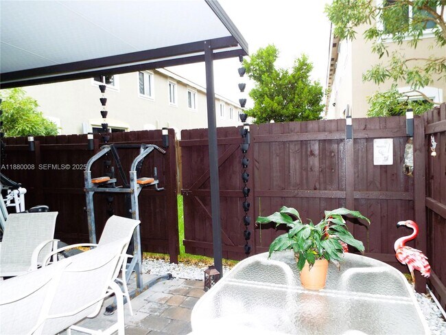 Building Photo - 2363 SE 11th St