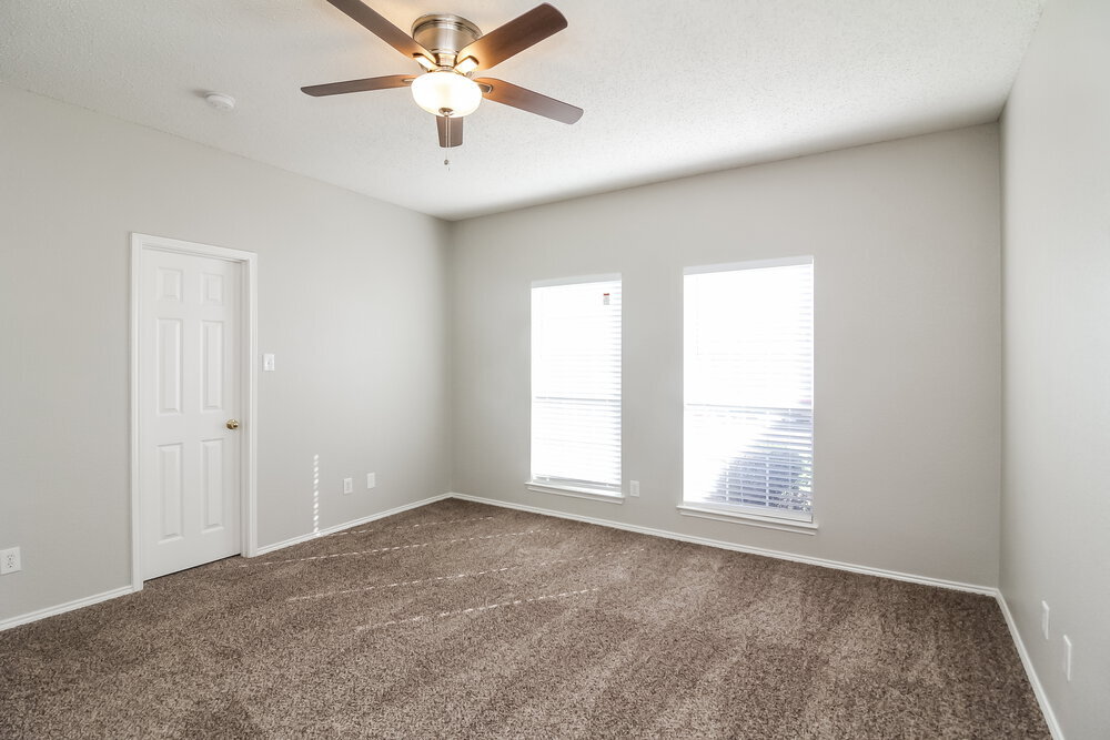 Building Photo - 505 Summertree Ln