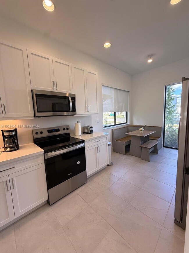 Building Photo - 5816 Agostino Way