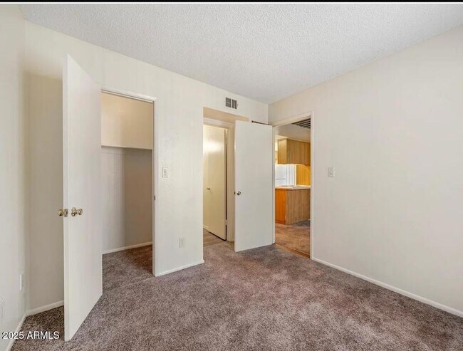 Building Photo - 5750 N 59th Ave
