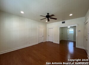 Building Photo - 1535 W Woodlawn Ave