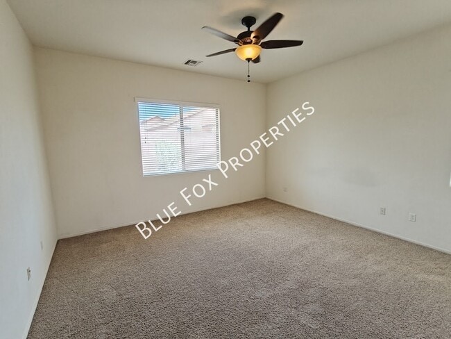 Building Photo - 324 N Oak Tree Canyon Loop