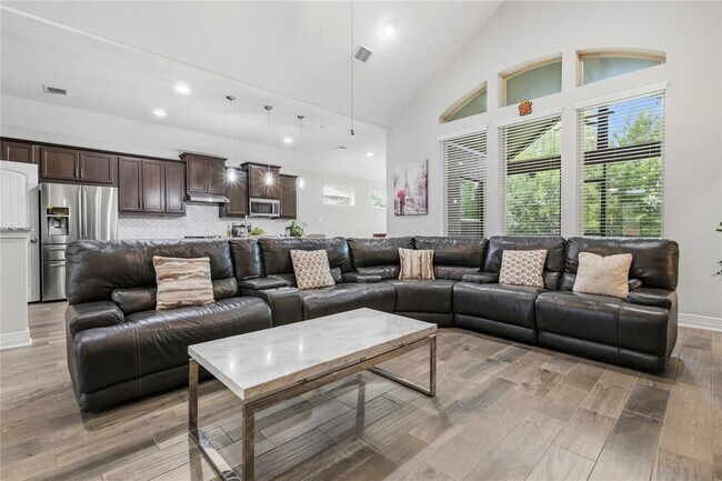 Building Photo - 3013 Chalice Well Dr