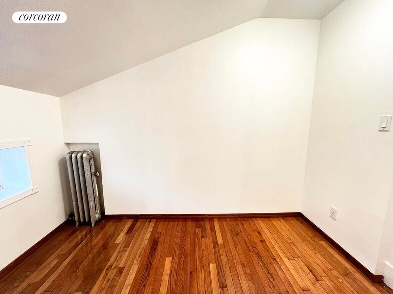 Building Photo - 357 Halsey St