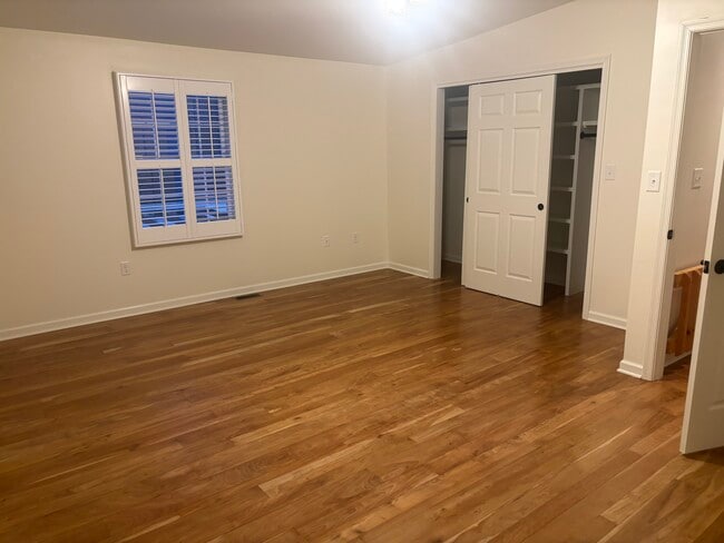 Building Photo - Chatham