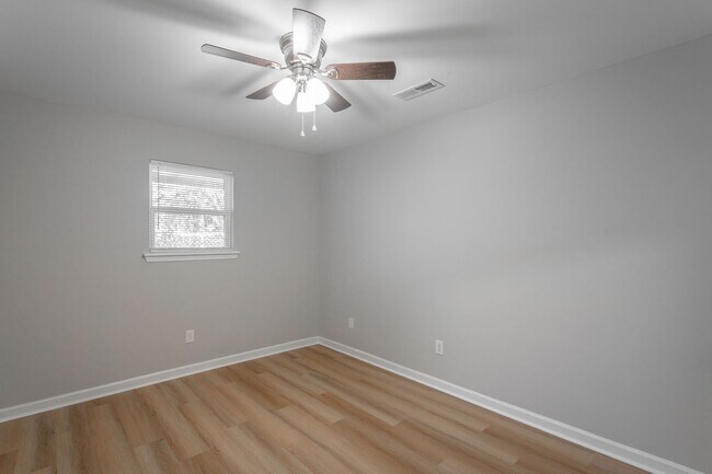 Building Photo - 2703 E 25th St