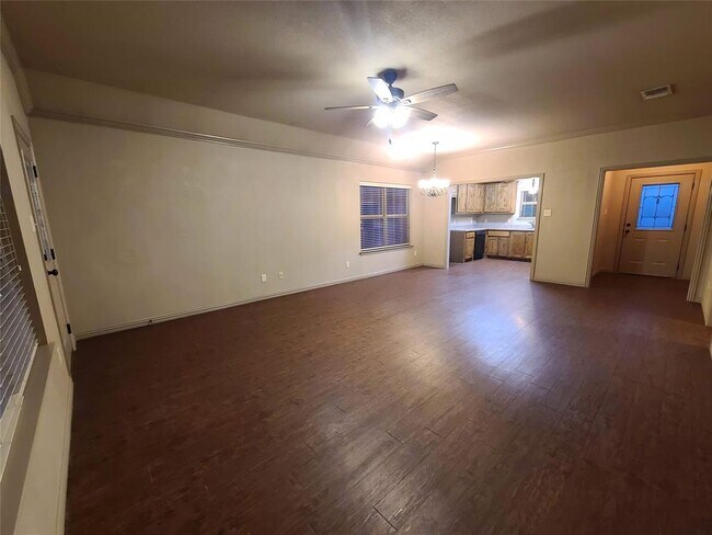 Building Photo - 1110 Avendale Dr