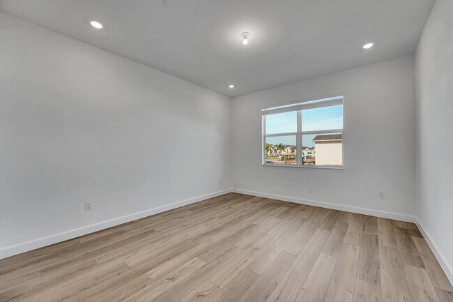 Building Photo - 6436 Seabright Ter