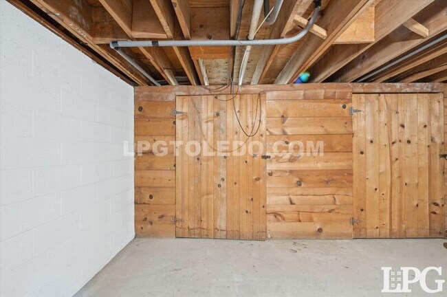 Building Photo - 3320 Arlington Ave