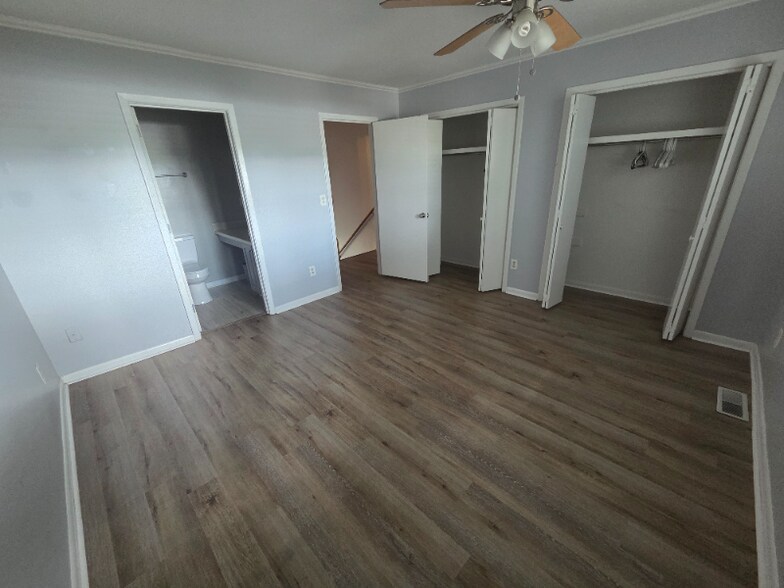 Building Photo - 2029 Eastwood Rd