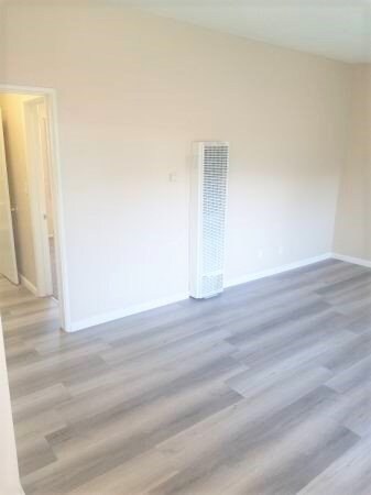 Building Photo - 260 N Oak Ave