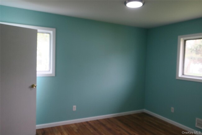 Building Photo - 1703 Manatuck Blvd