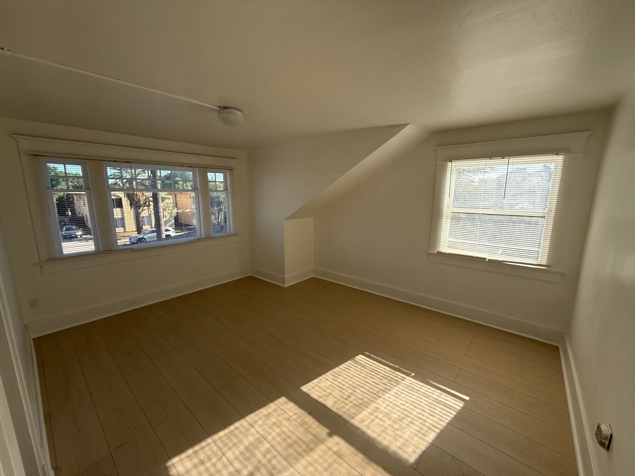 Building Photo - 563 San Francisco Ave