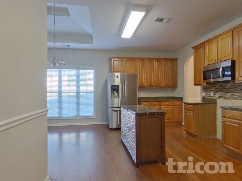 Building Photo - 3050 Lost Cabin Pl